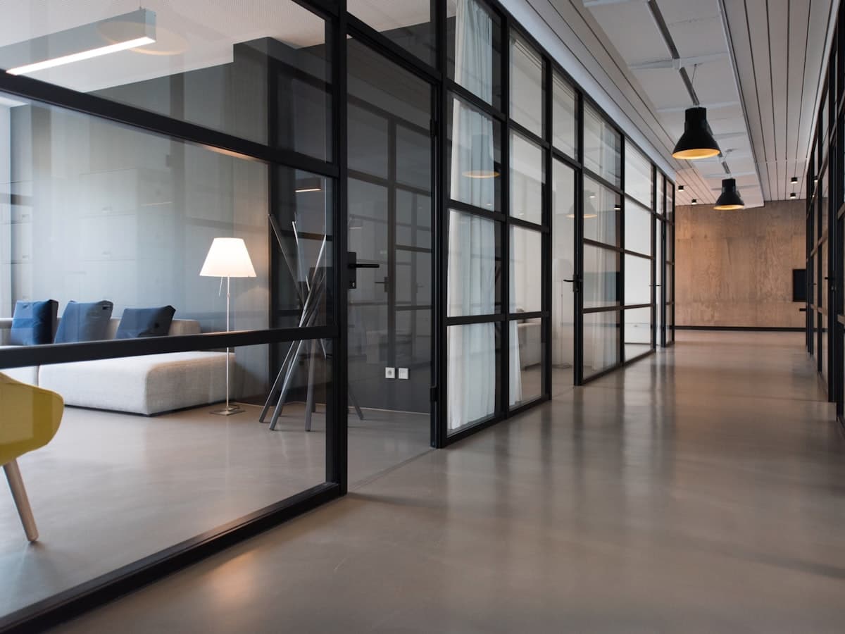 Modernes Büro einer Liegenschaftsverwaltung